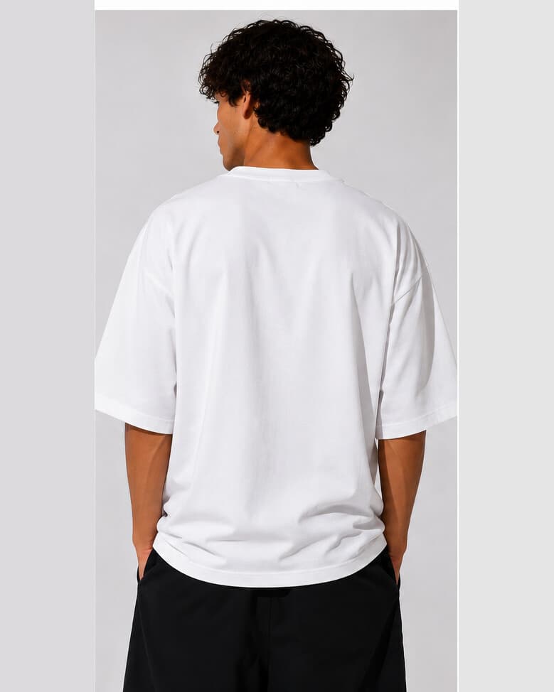 T-shirt Oversize Spicy, coloris blanc, porté de dos